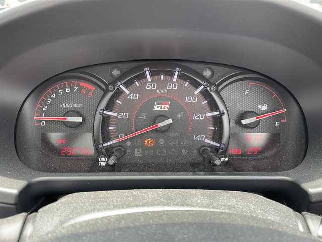 トヨタ コペン GRスポーツ 岐阜県 2022(令4)年 2.5万km パールホワイトⅢ 登録時走行距離25.071km/純正ナビ　/ＧＲフルエアロ　/社外ＨＫＳツインマフラー　/社外ＢＢＳマフラー　/ドライブレコーダー　/ＥＴＣ　/バックカメラ　/横滑り防止装置　/シートヒーター　/ＬＥＤヘッドライト　/オートライト　/フォグランプ/プッシュスタート　/スマートキー/オープンカー/純正フロアマット