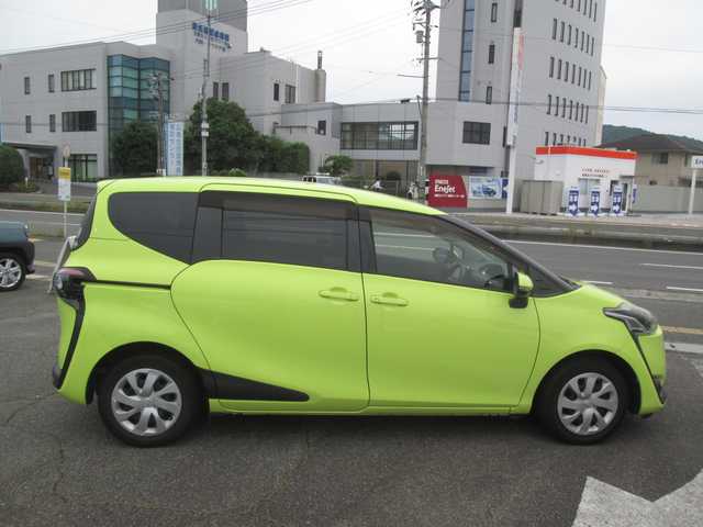 トヨタ シエンタ G 広島県 2016(平28)年 13万km エアーイエロー 純正ナビ（NSZT-W64)/バックカメラ/フルセグTV/Bluetooth/LEDヘッドライト/オートライト/両側パワースライドドア/ビルトインETC/新車保証書/取扱説明書/スペアキー