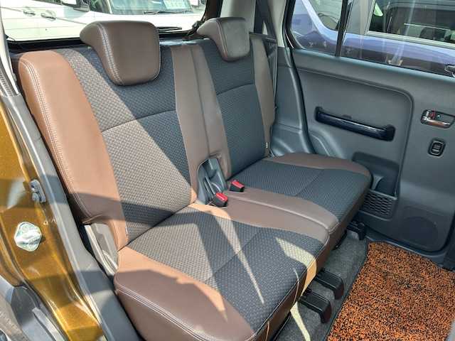 スズキ ハスラー Jスタイル Ⅲ 静岡県 2018(平30)年 3.4万km ブレイブカーキパール/スチールシルバー 純正ディーラーナビ（AM/FM/DVD/CD）/Bluetooth接続/フルセグTV/アラウンドビューモニター/デュアルカメラブレーキサポート/前席シートヒーター/ハーフレザーシート/ＥＴＣ/LＥＤフォグライト/レーンキープアシスト/横滑り防止装置/アイドリングストップ/純正フロアマット/純正アルミホイール15インチ/オートライト/プッシュスタート/スマートキー/スペアキー１本