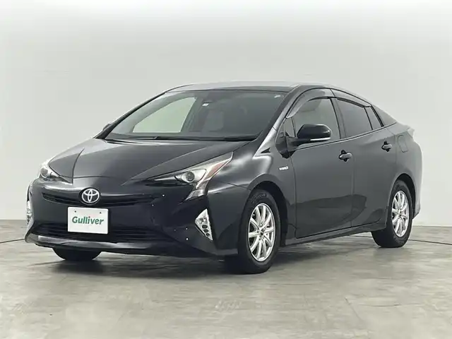 トヨタ プリウス S ツーリングセレクション 福島県 2018(平30)年 11.1万km アティチュードブラックマイカ トヨタセーフティーセンス　/・PCS/・車線逸脱警報/・レーダークルーズコントロール/・オートマッチクハイビーム/純正大画面ナビ　/【AM/FM/DVD/CD/Bluetooth/フルセグ】/型番:NSZT-W66T/バックカメラ　/レザーシート　/シートヒーター　/ステアリングスイッチ　/・革巻きステアリング　/・チルトステアリング　/ＬＥＤライト　/・オートライト　/・フォグライト/プッシュスタート/・スマートキー/ウィンカーミラー