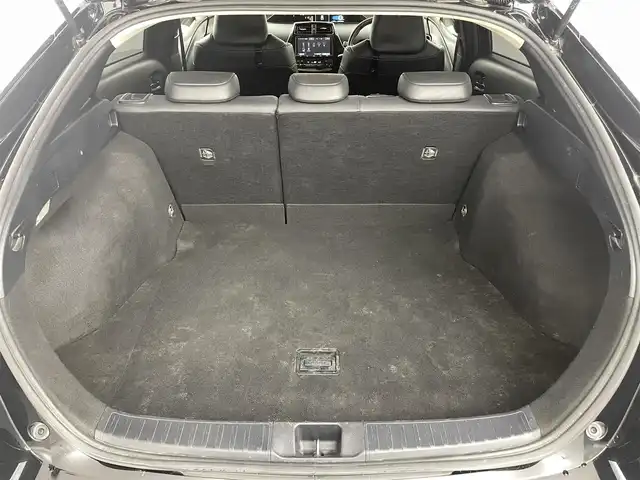トヨタ プリウス S ツーリングセレクション 福島県 2018(平30)年 11.1万km アティチュードブラックマイカ トヨタセーフティーセンス　/・PCS/・車線逸脱警報/・レーダークルーズコントロール/・オートマッチクハイビーム/純正大画面ナビ　/【AM/FM/DVD/CD/Bluetooth/フルセグ】/型番:NSZT-W66T/バックカメラ　/レザーシート　/シートヒーター　/ステアリングスイッチ　/・革巻きステアリング　/・チルトステアリング　/ＬＥＤライト　/・オートライト　/・フォグライト/プッシュスタート/・スマートキー/ウィンカーミラー