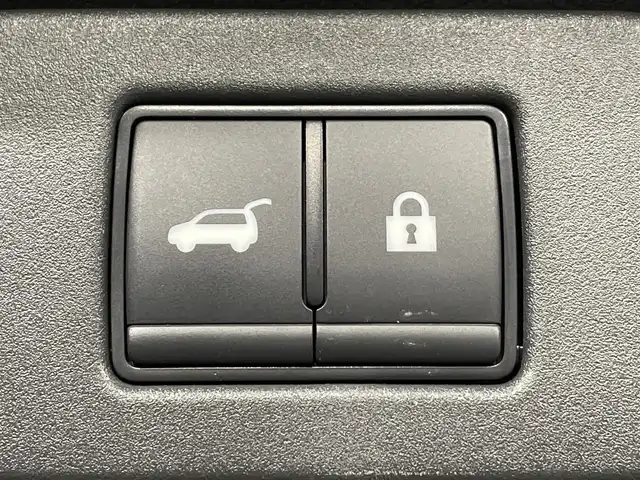 日産 エクストレイル オーテック e-4ORCE アドバンスドPKG 愛知県 2023(令5)年 1.7万km ダイヤモンドブラック 純正１２．３インチナビ/サンルーフ/プロパイロット/ＢＯＳＥサウンドシステム/アラウンドビューモニター/プロパイロットパーキング/パワーバックドア/ヒルディセントコントロール/衝突軽減ブレーキ/車線逸脱警報/ブラインドスポットモニター/コーナーセンサー/電動パーキングブレーキ/デジタルルームミラー/前後ドライブレコーダー/ビルトインＥＴＣ２．０/パワーシート【シートメモリー付】/オーテック専用レザーシート/全席シートヒーター/ハンドルヒーター/アクセサリーソケット/USB入力端子/純正フロアマット/純正20インチアルミホイール