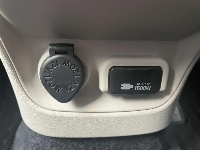 トヨタ シエンタ ハイブリッド Z 栃木県 2024(令6)年 1.8万km アーバンカーキ トヨタセーフティセンス/純正10.5インチナビ/フルセグTV/DVD/Bluetooth/USB/全周囲カメラ/ビルトインETC/両側パワースライドドア/AC100V/1500Wアクセサリーコンセント/レーダークルーズコントロール/スマートキー×2/プッシュスタート/ステアリングリモコン/LEDオートライト/アイドリングストップ/横滑り防止装置/クリアランスソナー/電動格納ミラー/ドアバイザー