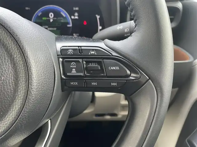 トヨタ シエンタ ハイブリッド Z 栃木県 2024(令6)年 1.8万km アーバンカーキ トヨタセーフティセンス/純正10.5インチナビ/フルセグTV/DVD/Bluetooth/USB/全周囲カメラ/ビルトインETC/両側パワースライドドア/AC100V/1500Wアクセサリーコンセント/レーダークルーズコントロール/スマートキー×2/プッシュスタート/ステアリングリモコン/LEDオートライト/アイドリングストップ/横滑り防止装置/クリアランスソナー/電動格納ミラー/ドアバイザー