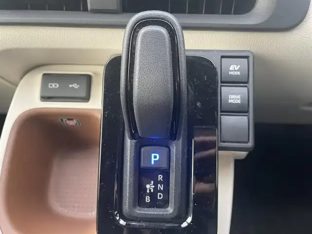 トヨタ シエンタ ハイブリッド Z 栃木県 2024(令6)年 1.8万km アーバンカーキ トヨタセーフティセンス/純正10.5インチナビ/フルセグTV/DVD/Bluetooth/USB/全周囲カメラ/ビルトインETC/両側パワースライドドア/AC100V/1500Wアクセサリーコンセント/レーダークルーズコントロール/スマートキー×2/プッシュスタート/ステアリングリモコン/LEDオートライト/アイドリングストップ/横滑り防止装置/クリアランスソナー/電動格納ミラー/ドアバイザー