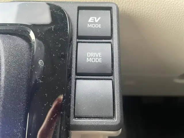 トヨタ シエンタ ハイブリッド Z 栃木県 2024(令6)年 1.8万km アーバンカーキ トヨタセーフティセンス/純正10.5インチナビ/フルセグTV/DVD/Bluetooth/USB/全周囲カメラ/ビルトインETC/両側パワースライドドア/AC100V/1500Wアクセサリーコンセント/レーダークルーズコントロール/スマートキー×2/プッシュスタート/ステアリングリモコン/LEDオートライト/アイドリングストップ/横滑り防止装置/クリアランスソナー/電動格納ミラー/ドアバイザー