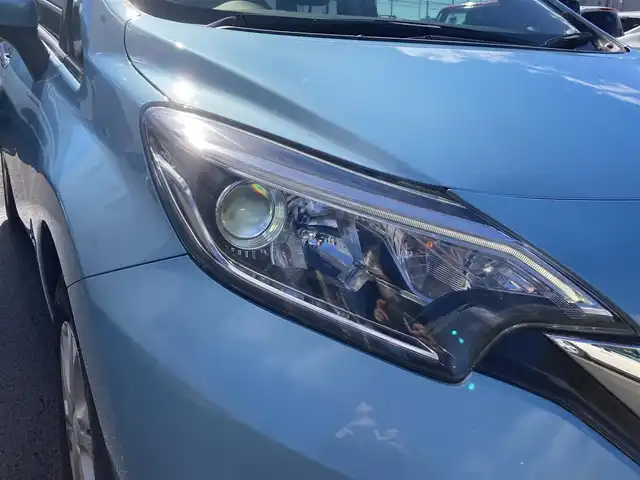 日産 ノート e－パワー X 静岡県 2017(平29)年 7.2万km 青 衝突軽減ブレーキ/踏み間違い衝突防止アシスト/フロント＆バックソナー/日産オリジナルナビ（MM316D-W）/　AM FM CD DVD Bluetooth USB MEMORYMUSIC/フルセグTV/アラウンドビューモニター/ETC/ドライブレコーダー/スマートルームミラー/LEDヘッドライト/オートライト/純正フロアマット/インテリジェントキー×2本