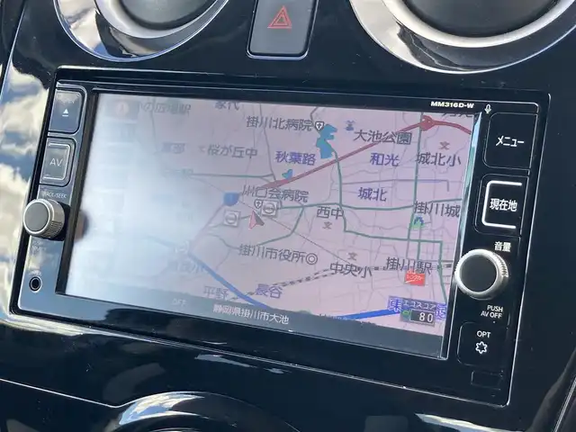 日産 ノート e－パワー X 静岡県 2017(平29)年 7.2万km 青 衝突軽減ブレーキ/踏み間違い衝突防止アシスト/フロント＆バックソナー/日産オリジナルナビ（MM316D-W）/　AM FM CD DVD Bluetooth USB MEMORYMUSIC/フルセグTV/アラウンドビューモニター/ETC/ドライブレコーダー/スマートルームミラー/LEDヘッドライト/オートライト/純正フロアマット/インテリジェントキー×2本