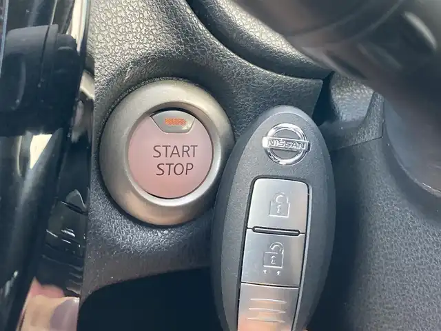 日産 ノート e－パワー X 静岡県 2017(平29)年 7.2万km 青 衝突軽減ブレーキ/踏み間違い衝突防止アシスト/フロント＆バックソナー/日産オリジナルナビ（MM316D-W）/　AM FM CD DVD Bluetooth USB MEMORYMUSIC/フルセグTV/アラウンドビューモニター/ETC/ドライブレコーダー/スマートルームミラー/LEDヘッドライト/オートライト/純正フロアマット/インテリジェントキー×2本