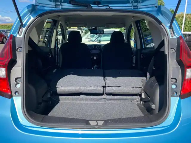 日産 ノート e－パワー X 静岡県 2017(平29)年 7.2万km 青 衝突軽減ブレーキ/踏み間違い衝突防止アシスト/フロント＆バックソナー/日産オリジナルナビ（MM316D-W）/　AM FM CD DVD Bluetooth USB MEMORYMUSIC/フルセグTV/アラウンドビューモニター/ETC/ドライブレコーダー/スマートルームミラー/LEDヘッドライト/オートライト/純正フロアマット/インテリジェントキー×2本