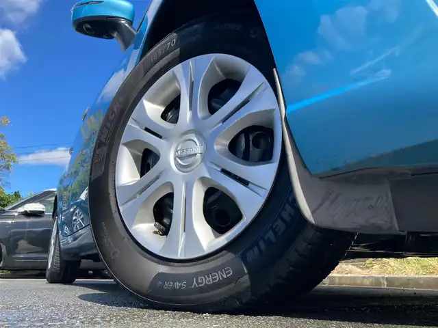 日産 ノート e－パワー X 静岡県 2017(平29)年 7.2万km 青 衝突軽減ブレーキ/踏み間違い衝突防止アシスト/フロント＆バックソナー/日産オリジナルナビ（MM316D-W）/　AM FM CD DVD Bluetooth USB MEMORYMUSIC/フルセグTV/アラウンドビューモニター/ETC/ドライブレコーダー/スマートルームミラー/LEDヘッドライト/オートライト/純正フロアマット/インテリジェントキー×2本