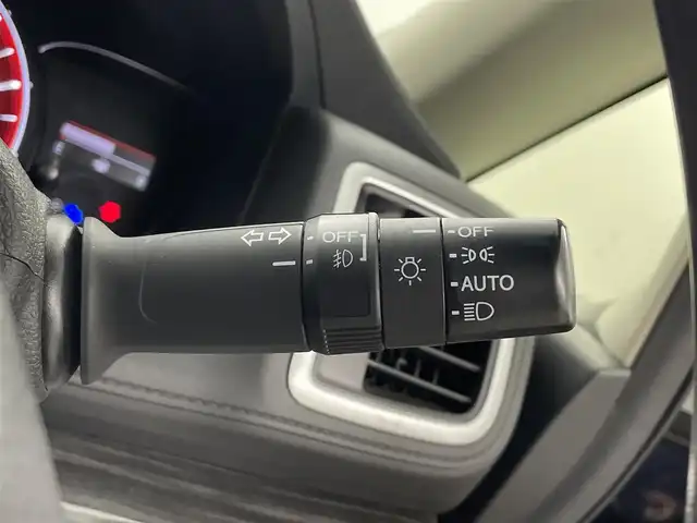 ホンダ オデッセイ アブソルート 埼玉県 2013(平25)年 6.8万km プレミアムヴィーナスブラックP 純正ナビ　１０型後席モニター　両側　ETC バックカメラ　クルーズコントロール　Ｂｌｕｅｔｏｏｔｈ　フルセグＴＶ　純正フロアマット　オットマン　フルフラット　ＬＥＤヘッドライト　衝突軽減被害