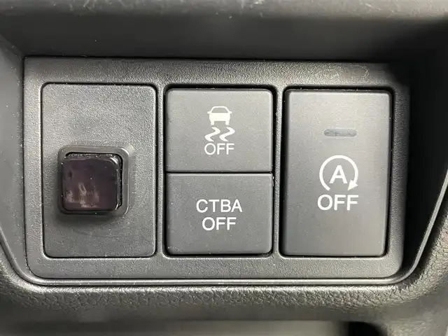 ホンダ オデッセイ アブソルート 埼玉県 2013(平25)年 6.8万km プレミアムヴィーナスブラックP 純正ナビ　１０型後席モニター　両側　ETC バックカメラ　クルーズコントロール　Ｂｌｕｅｔｏｏｔｈ　フルセグＴＶ　純正フロアマット　オットマン　フルフラット　ＬＥＤヘッドライト　衝突軽減被害