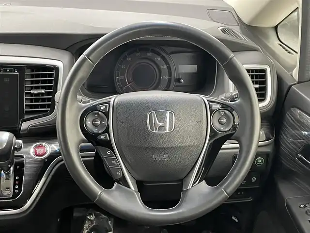 ホンダ オデッセイ アブソルート 埼玉県 2013(平25)年 6.8万km プレミアムヴィーナスブラックP 純正ナビ　１０型後席モニター　両側　ETC バックカメラ　クルーズコントロール　Ｂｌｕｅｔｏｏｔｈ　フルセグＴＶ　純正フロアマット　オットマン　フルフラット　ＬＥＤヘッドライト　衝突軽減被害