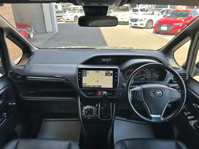 トヨタ エスクァイア Gi 香川県 2019(平31)年 5.3万km ブラック ワンオーナー/10インチT-Connectナビ/フルセグ/CD/DVD/Bluetooth/純正フリップダウンモニター/TRDフロントスポイラー/両側パワースライドドア/セーフティセンス/プリクラッシュ/オートハイビーム/レーンキープ/純正15インチアルミ/LEDヘッドライト/クリアランスソナー/スマートキー/ビルトインETC