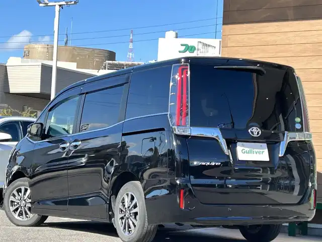 トヨタ エスクァイア Gi 香川県 2019(平31)年 5.3万km ブラック ワンオーナー/10インチT-Connectナビ/フルセグ/CD/DVD/Bluetooth/純正フリップダウンモニター/TRDフロントスポイラー/両側パワースライドドア/セーフティセンス/プリクラッシュ/オートハイビーム/レーンキープ/純正15インチアルミ/LEDヘッドライト/クリアランスソナー/スマートキー/ビルトインETC