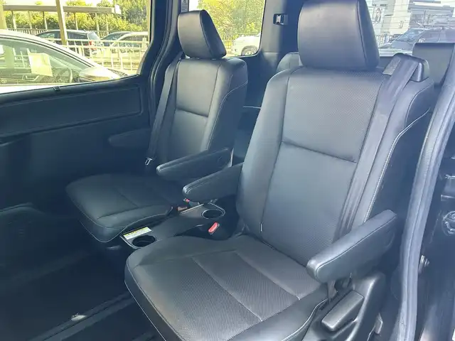 トヨタ エスクァイア Gi 香川県 2019(平31)年 5.3万km ブラック ワンオーナー/10インチT-Connectナビ/フルセグ/CD/DVD/Bluetooth/純正フリップダウンモニター/TRDフロントスポイラー/両側パワースライドドア/セーフティセンス/プリクラッシュ/オートハイビーム/レーンキープ/純正15インチアルミ/LEDヘッドライト/クリアランスソナー/スマートキー/ビルトインETC