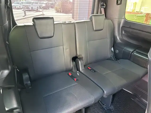 トヨタ エスクァイア Gi 香川県 2019(平31)年 5.3万km ブラック ワンオーナー/10インチT-Connectナビ/フルセグ/CD/DVD/Bluetooth/純正フリップダウンモニター/TRDフロントスポイラー/両側パワースライドドア/セーフティセンス/プリクラッシュ/オートハイビーム/レーンキープ/純正15インチアルミ/LEDヘッドライト/クリアランスソナー/スマートキー/ビルトインETC