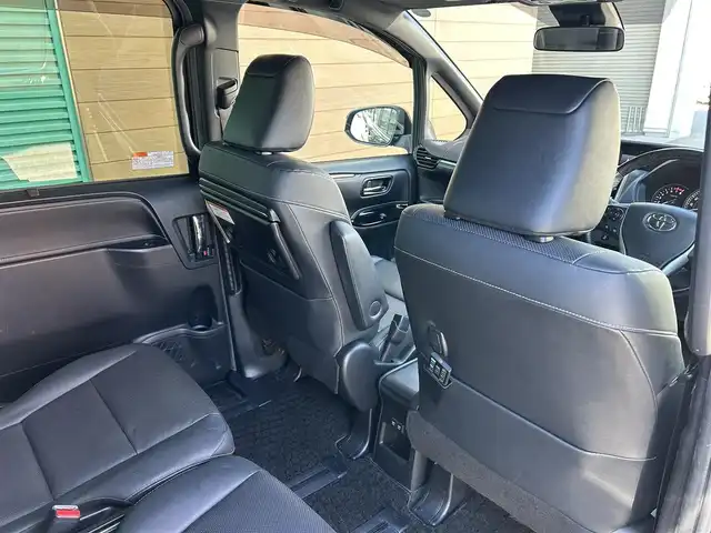 トヨタ エスクァイア Gi 香川県 2019(平31)年 5.3万km ブラック ワンオーナー/10インチT-Connectナビ/フルセグ/CD/DVD/Bluetooth/純正フリップダウンモニター/TRDフロントスポイラー/両側パワースライドドア/セーフティセンス/プリクラッシュ/オートハイビーム/レーンキープ/純正15インチアルミ/LEDヘッドライト/クリアランスソナー/スマートキー/ビルトインETC