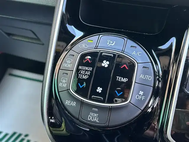 トヨタ エスクァイア Gi 香川県 2019(平31)年 5.3万km ブラック ワンオーナー/10インチT-Connectナビ/フルセグ/CD/DVD/Bluetooth/純正フリップダウンモニター/TRDフロントスポイラー/両側パワースライドドア/セーフティセンス/プリクラッシュ/オートハイビーム/レーンキープ/純正15インチアルミ/LEDヘッドライト/クリアランスソナー/スマートキー/ビルトインETC