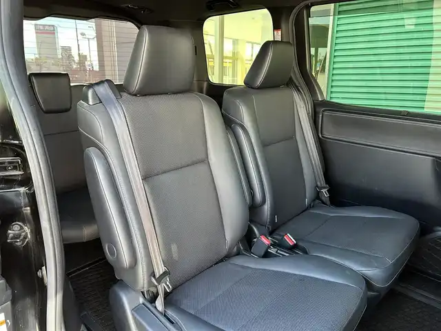 トヨタ エスクァイア Gi 香川県 2019(平31)年 5.3万km ブラック ワンオーナー/10インチT-Connectナビ/フルセグ/CD/DVD/Bluetooth/純正フリップダウンモニター/TRDフロントスポイラー/両側パワースライドドア/セーフティセンス/プリクラッシュ/オートハイビーム/レーンキープ/純正15インチアルミ/LEDヘッドライト/クリアランスソナー/スマートキー/ビルトインETC