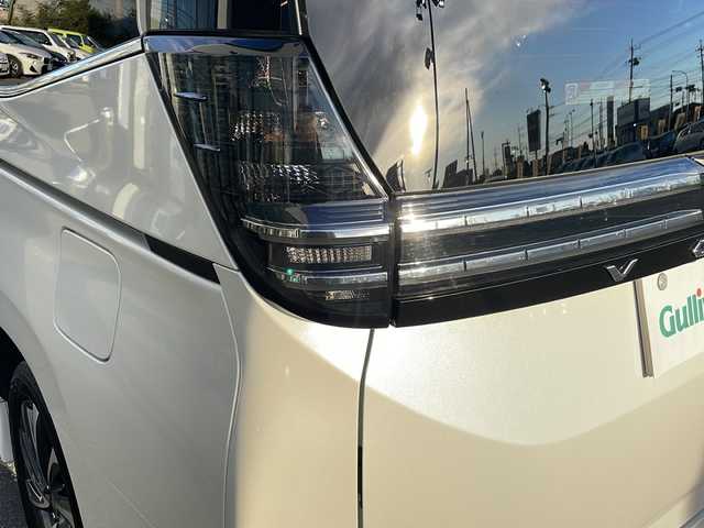 トヨタ ヴォクシー ハイブリッド S－Z 茨城県 2024(令6)年 1.4万km ホワイトパールクリスタルシャイン 純正SDナビ(Bluetooth/アラウンドビューモニター)/ETC2.0/アダプティブクルーズコントロール/横滑り防止装置/コーナーセンサー/レーンキープアシスト/LEDオートライト/オートマチックハイビーム/USB入力端子/パーキングアシスト/スマートキー/ハーフレザーシート/シートヒーター/冷房WAC/純正フロアマット/17インチ純正アルミホイール