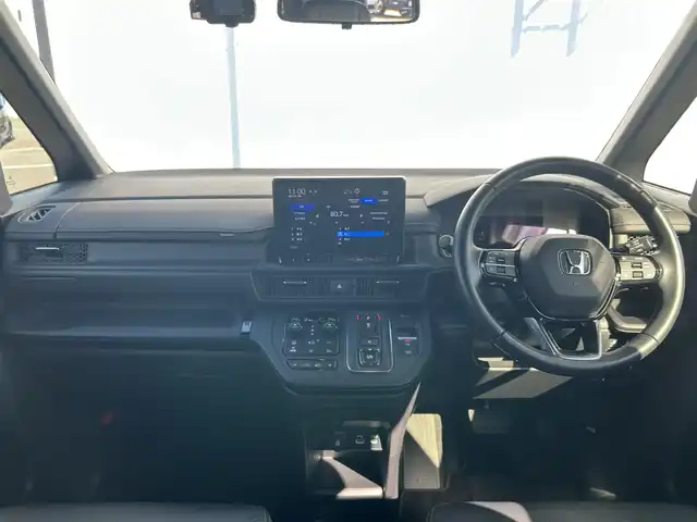 ホンダ ステップワゴン スパーダ eHEV 熊本県 2022(令4)年 2.8万km トワイライトミストブラックパール 純正9インチナビ/・AM/FM/CD/DVD/BT/SD/・フルセグTV/・バックカメラ/ホンダセンシング/・衝突軽減ブレーキ/・レーンキープアシスト/・先行車発進お知らせ/・車線維持支援システム/・ブラインドスポットモニター/・標識認識機能/・先行車発進お知らせ/・アダプティブクルーズコントロール/パワーテールゲート/2列目オットマン/ハーフレザーシート/前席シートヒーター/革巻きステアリング/ステアリングスイッチ/パドルシフト/電動パーキングブレーキ/オートホールドブレーキ/LEDヘッドライト/フォグランプ/電動格納ミラー/ウインカーミラー/純正フロアマット/純正アルミホイール/ドアバイザー
