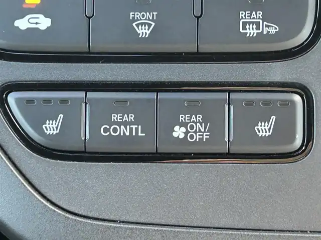 ホンダ ステップワゴン スパーダ eHEV 熊本県 2022(令4)年 2.8万km トワイライトミストブラックパール 純正9インチナビ/・AM/FM/CD/DVD/BT/SD/・フルセグTV/・バックカメラ/ホンダセンシング/・衝突軽減ブレーキ/・レーンキープアシスト/・先行車発進お知らせ/・車線維持支援システム/・ブラインドスポットモニター/・標識認識機能/・先行車発進お知らせ/・アダプティブクルーズコントロール/パワーテールゲート/2列目オットマン/ハーフレザーシート/前席シートヒーター/革巻きステアリング/ステアリングスイッチ/パドルシフト/電動パーキングブレーキ/オートホールドブレーキ/LEDヘッドライト/フォグランプ/電動格納ミラー/ウインカーミラー/純正フロアマット/純正アルミホイール/ドアバイザー