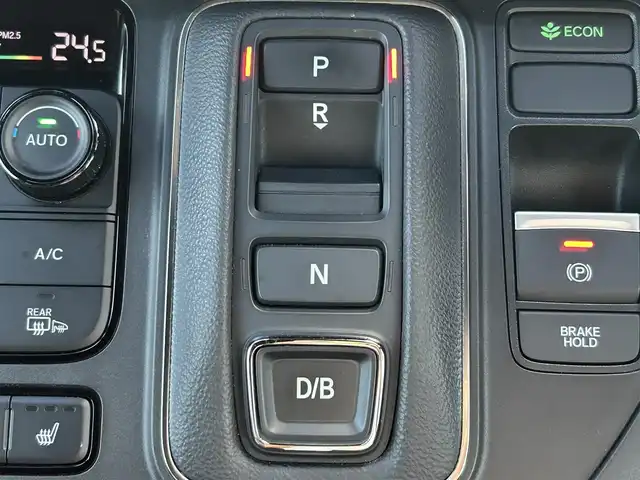 ホンダ ステップワゴン スパーダ eHEV 熊本県 2022(令4)年 2.8万km トワイライトミストブラックパール 純正9インチナビ/・AM/FM/CD/DVD/BT/SD/・フルセグTV/・バックカメラ/ホンダセンシング/・衝突軽減ブレーキ/・レーンキープアシスト/・先行車発進お知らせ/・車線維持支援システム/・ブラインドスポットモニター/・標識認識機能/・先行車発進お知らせ/・アダプティブクルーズコントロール/パワーテールゲート/2列目オットマン/ハーフレザーシート/前席シートヒーター/革巻きステアリング/ステアリングスイッチ/パドルシフト/電動パーキングブレーキ/オートホールドブレーキ/LEDヘッドライト/フォグランプ/電動格納ミラー/ウインカーミラー/純正フロアマット/純正アルミホイール/ドアバイザー