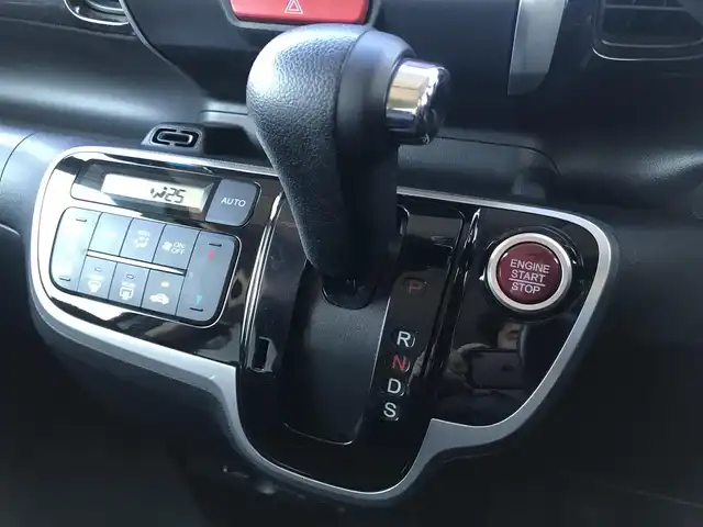 ホンダ Ｎ ＢＯＸ カスタム G ターボ Lパッケージ 栃木県 2016(平28)年 9.2万km ポリッシュドメタルメタリック (株)IDOMが運営する【じしゃロン小山店】の自社ローン対象車両になります。こちらは現金ご利用時の価格です。/自社ローンご希望の方は別途その旨お申付け下さい。/ワンオーナー/禁煙車/純正フルセグナビ/（CD/DVD/AM/FMラジオ）/(Bluetooth)/スマートキー/プッシュスタート/バックカメラ/ＥＴＣ/両側パワースライドドア/クルーズコントロール/チップアップシート/パドルシフト/アイドリングストップ/ステアリングリモコン/後部座席サンシェード/電動格納ドアミラー/パワーウインドウ/オートライト