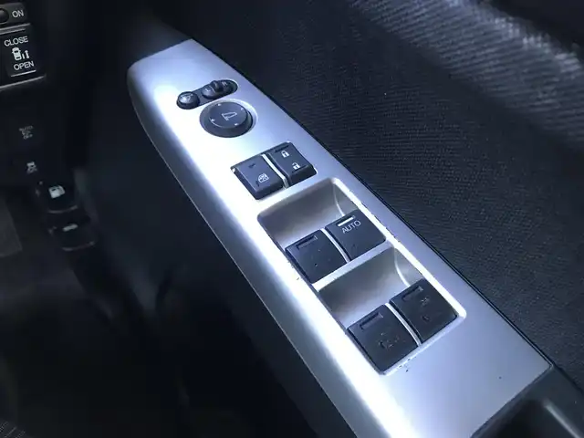 ホンダ Ｎ ＢＯＸ カスタム G ターボ Lパッケージ 栃木県 2016(平28)年 9.2万km ポリッシュドメタルメタリック (株)IDOMが運営する【じしゃロン小山店】の自社ローン対象車両になります。こちらは現金ご利用時の価格です。/自社ローンご希望の方は別途その旨お申付け下さい。/ワンオーナー/禁煙車/純正フルセグナビ/（CD/DVD/AM/FMラジオ）/(Bluetooth)/スマートキー/プッシュスタート/バックカメラ/ＥＴＣ/両側パワースライドドア/クルーズコントロール/チップアップシート/パドルシフト/アイドリングストップ/ステアリングリモコン/後部座席サンシェード/電動格納ドアミラー/パワーウインドウ/オートライト