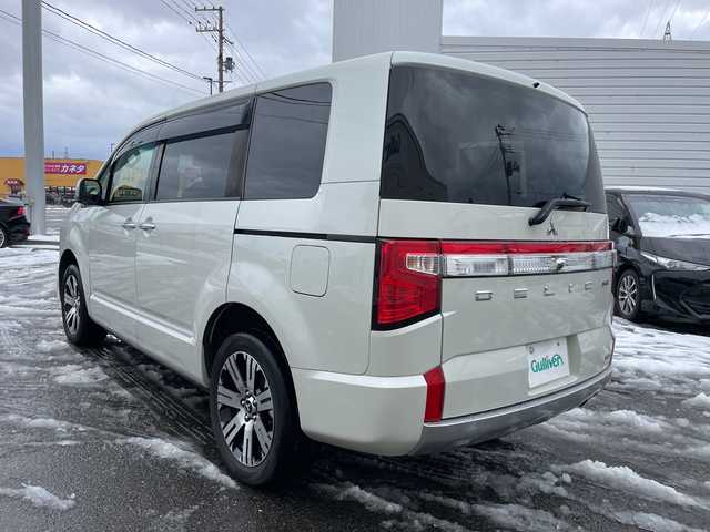 三菱 デリカＤ：５ P 山形県 2021(令3)年 6.3万km ウォームホワイトパール ワンオーナー/4WD/純正10.1インチナビ/・TV/AM/FM/CD/DVD/Bluetooth/レーダークルーズコントロール/アイドリングストップ/ブラインドスポットモニター/衝突被害軽減ブレーキ/誤発進抑制制御/車線逸脱警報/横滑り防止装置/盗難防止装置/LEDヘッドライト/オートライト/両側パワースライドドア/電動パーキングブレーキ/パワーシート（D席）/シートヒーター（D/N席）/パワーバックドア/フリップダウンモニター/オートステップ/全周囲カメラ/純正フロアマット/純正ドアバイザー/ETC/保証書/取扱説明書