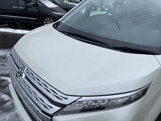 三菱 デリカＤ：５ P 山形県 2021(令3)年 6.3万km ウォームホワイトパール ワンオーナー/4WD/純正10.1インチナビ/・TV/AM/FM/CD/DVD/Bluetooth/レーダークルーズコントロール/アイドリングストップ/ブラインドスポットモニター/衝突被害軽減ブレーキ/誤発進抑制制御/車線逸脱警報/横滑り防止装置/盗難防止装置/LEDヘッドライト/オートライト/両側パワースライドドア/電動パーキングブレーキ/パワーシート（D席）/シートヒーター（D/N席）/パワーバックドア/フリップダウンモニター/オートステップ/全周囲カメラ/純正フロアマット/純正ドアバイザー/ETC/保証書/取扱説明書