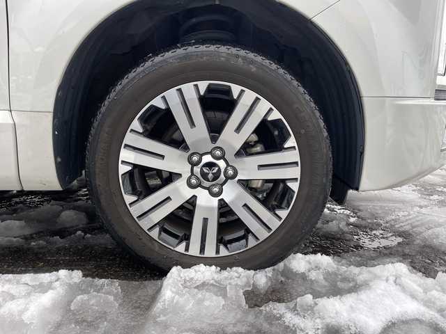 三菱 デリカＤ：５ P 山形県 2021(令3)年 6.3万km ウォームホワイトパール ワンオーナー/4WD/純正10.1インチナビ/・TV/AM/FM/CD/DVD/Bluetooth/レーダークルーズコントロール/アイドリングストップ/ブラインドスポットモニター/衝突被害軽減ブレーキ/誤発進抑制制御/車線逸脱警報/横滑り防止装置/盗難防止装置/LEDヘッドライト/オートライト/両側パワースライドドア/電動パーキングブレーキ/パワーシート（D席）/シートヒーター（D/N席）/パワーバックドア/フリップダウンモニター/オートステップ/全周囲カメラ/純正フロアマット/純正ドアバイザー/ETC/保証書/取扱説明書