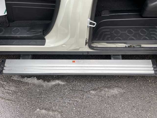 三菱 デリカＤ：５ P 山形県 2021(令3)年 6.3万km ウォームホワイトパール ワンオーナー/4WD/純正10.1インチナビ/・TV/AM/FM/CD/DVD/Bluetooth/レーダークルーズコントロール/アイドリングストップ/ブラインドスポットモニター/衝突被害軽減ブレーキ/誤発進抑制制御/車線逸脱警報/横滑り防止装置/盗難防止装置/LEDヘッドライト/オートライト/両側パワースライドドア/電動パーキングブレーキ/パワーシート（D席）/シートヒーター（D/N席）/パワーバックドア/フリップダウンモニター/オートステップ/全周囲カメラ/純正フロアマット/純正ドアバイザー/ETC/保証書/取扱説明書