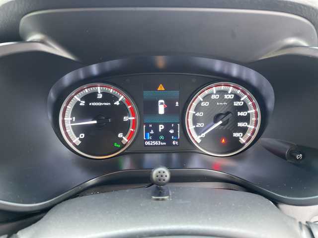 三菱 デリカＤ：５ P 山形県 2021(令3)年 6.3万km ウォームホワイトパール ワンオーナー/4WD/純正10.1インチナビ/・TV/AM/FM/CD/DVD/Bluetooth/レーダークルーズコントロール/アイドリングストップ/ブラインドスポットモニター/衝突被害軽減ブレーキ/誤発進抑制制御/車線逸脱警報/横滑り防止装置/盗難防止装置/LEDヘッドライト/オートライト/両側パワースライドドア/電動パーキングブレーキ/パワーシート（D席）/シートヒーター（D/N席）/パワーバックドア/フリップダウンモニター/オートステップ/全周囲カメラ/純正フロアマット/純正ドアバイザー/ETC/保証書/取扱説明書