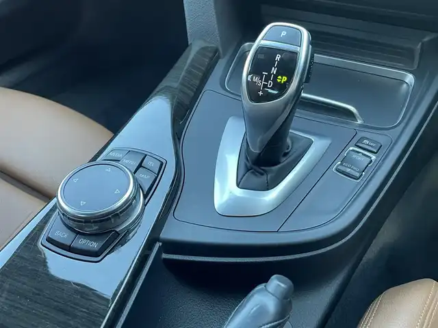 ＢＭＷ ４２０ｉ グランクーペ インスタイル 埼玉県 2016(平28)年 5.6万km アルピンホワイトⅢ 茶革シート　/純正ナビ　/Ｂｌｕｅｔｏｏｔｈ　/バックカメラ　/アクティブクルーズコントロール　/シートヒーター　/パワーシート　/電動リアゲート　/純正１９インチアルミホイール　/ＬＥＤヘッドライト　/ミラー一体型ＥＴＣ