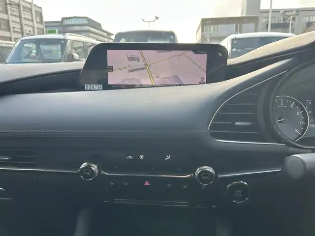 マツダ マツダ３ファストバック 20S Lパッケージ 島根県 2019(令1)年 3.8万km ポリメタルグレーM ワンオーナー/純正SDナビ/フルセグテレビ/Bluetoothオーディオ/DVD再生/全方位カメラ/レザーシート/前後ドライブレコーダー（DRY-TW7500)/ETC/レーダークルーズコントロール/衝突軽減ブレーキ/レーンアシスト/純正LEDヘッドライト/スマートキー/プッシュスタート/アイドリングストップ/ウィンカーミラー/純正フロアマット/ドアバイザー