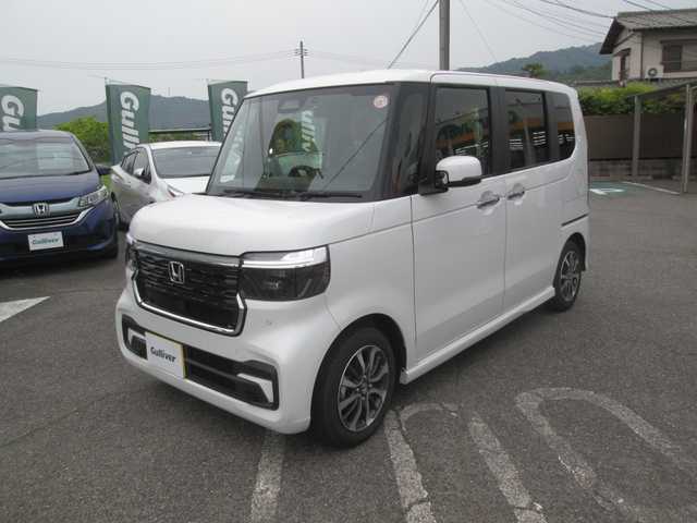 ホンダ Ｎ ＢＯＸ カスタム 広島県 2023(令5)年 1.1万km プラチナホワイトパール 新車ワンオーナー/純正ナビ/ホンダセンシング/両側パワースライドドア/レーダークルーズ/フルセグTV/Bluetooth/バックカメラ/前席シートヒーター/LEDヘッドライト/オートライト/USBポート/タイプCポート/新車保証書/取扱説明書/スペアキー
