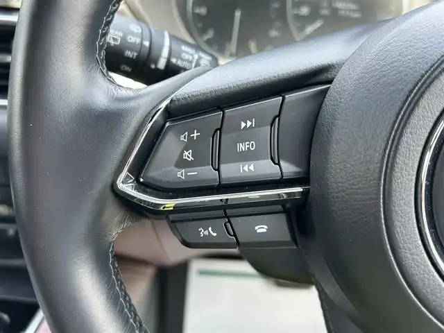 マツダ ＣＸ－８ XD エクスクルーシブモード 山形県 2021(令3)年 4万km プラチナクォーツメタリック 禁煙車/ワンオーナー/4WD/純正SDナビ/・TV/AM/FM/Bluetooth/アダプティブクルーズコントロール/アイドリングストップ/ブラインドスポットモニタリング/レーンキープアシスト/衝突被害軽減ブレーキ/車線逸脱警報/横滑り防止装置/盗難防止装置/LEDヘッドライト/オートライト/レザーシート/パワーシート/シートヒーター/パワーバックドア/全周囲カメラ/ドライブレコーダー/ETC/冬タイヤ積み込み/保証書/取扱説明書