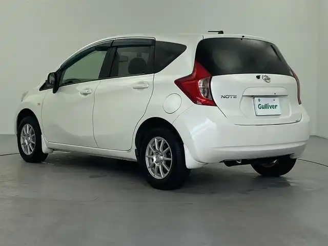 日産 ノート X FOUR 福井県 2012(平24)年 5.9万km ブリリアントホワイトパール 純正SDナビ/Bluetooth/フルセグ/DVD/CD/全方位カメラ/バックカメラ/ETC/スタッドレスタイヤ車載/フォグランプ