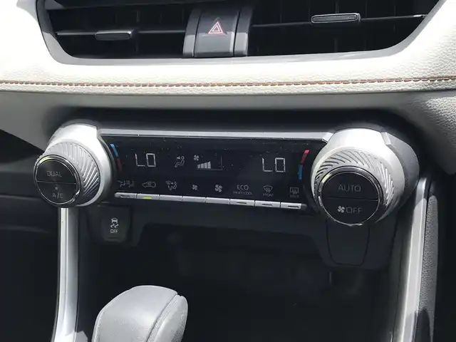 トヨタ ＲＡＶ４ ハイブリットX 富山県 2019(令1)年 3万km グレーメタリック モデリスタエアロ/純正ナビ/フルセグTV/Bluetooth/バックカメラ/ドライブレコーダー前後/プリクラッシュセーフティ/レーンキープアシスト/レーダークルーズコントロール/プッシュスタート/スマートキー/ルーフレール/ステアリングスイッチ/LEDヘッドライト/オートライト/ETC