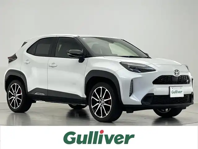 トヨタ ヤリスクロス GRスポーツ 滋賀県 2023(令5)年 0.3万km プラチナホワイトパールマイカ 禁煙車/純正ディスプレイオーディオ/Bluetooth.USB/バックカメラ/衝突軽減ブレーキ/レーンキープアシスト/レーダークルーズコントロール/パドルシフト/革巻きステアリング/ステアリングスイッチ/LEDヘッドライト/オートライト/オートマチックハイビーム/プッシュスタート/スマートキー