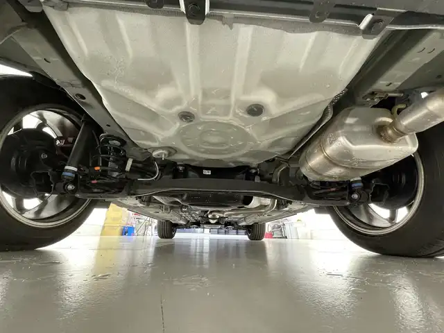 トヨタ ヤリスクロス GRスポーツ 滋賀県 2023(令5)年 0.3万km プラチナホワイトパールマイカ 禁煙車/純正ディスプレイオーディオ/Bluetooth.USB/バックカメラ/衝突軽減ブレーキ/レーンキープアシスト/レーダークルーズコントロール/パドルシフト/革巻きステアリング/ステアリングスイッチ/LEDヘッドライト/オートライト/オートマチックハイビーム/プッシュスタート/スマートキー