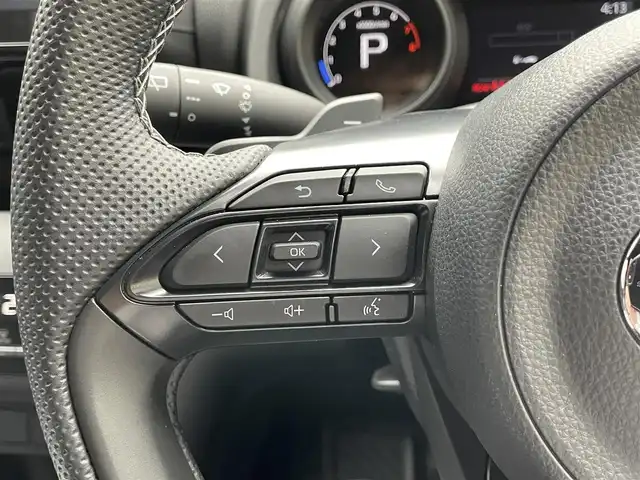 トヨタ ヤリスクロス GRスポーツ 滋賀県 2023(令5)年 0.3万km プラチナホワイトパールマイカ 禁煙車/純正ディスプレイオーディオ/Bluetooth.USB/バックカメラ/衝突軽減ブレーキ/レーンキープアシスト/レーダークルーズコントロール/パドルシフト/革巻きステアリング/ステアリングスイッチ/LEDヘッドライト/オートライト/オートマチックハイビーム/プッシュスタート/スマートキー