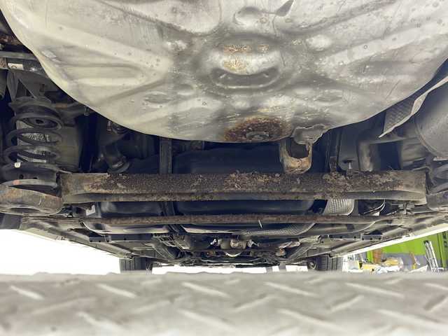 トヨタ プリウス S 沖縄県 2011(平23)年 6万km ホワイトパールクリスタルシャイン 禁煙車/純正オーディオ/（CD/FM/AM/AUX）/ステアリングリモコン/プッシュスタート/スマートキー/スペアキー/オートライト/フォグランプ/ライトレベライザー/電動格納ウィンカーミラー/オールオートパワーウィンドウ/純正ドアバイザー/純正フロアマット/荷室純正トノカバー/保証書/取扱説明書