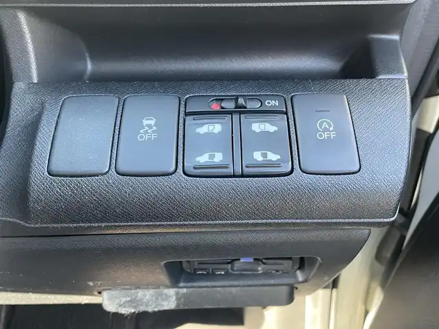 ホンダ ステップワゴン スパーダ Z 兵庫県 2012(平24)年 8.8万km ホワイトオーキッドパール (株)IDOMが運営する【じしゃロン神戸名谷店】の自社ローン専用車両になりますこちらは現金またはオートローンご利用時の価格です。自社ローンご希望の方は別途その旨お申付け下さい。/純正ナビ/両側パワースライドドア/バックカメラ/純正アルミホイール/パドルシフト/オートライト/ドライブレコーダー/ＥＴＣ/フルセグ/CD DVD/Bluetooth/ステアリングスイッチ/スマートキー