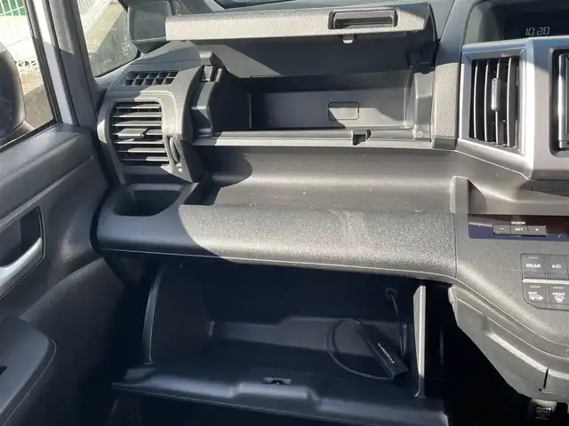 ホンダ ステップワゴン スパーダ Z 兵庫県 2012(平24)年 8.8万km ホワイトオーキッドパール (株)IDOMが運営する【じしゃロン神戸名谷店】の自社ローン専用車両になりますこちらは現金またはオートローンご利用時の価格です。自社ローンご希望の方は別途その旨お申付け下さい。/純正ナビ/両側パワースライドドア/バックカメラ/純正アルミホイール/パドルシフト/オートライト/ドライブレコーダー/ＥＴＣ/フルセグ/CD DVD/Bluetooth/ステアリングスイッチ/スマートキー