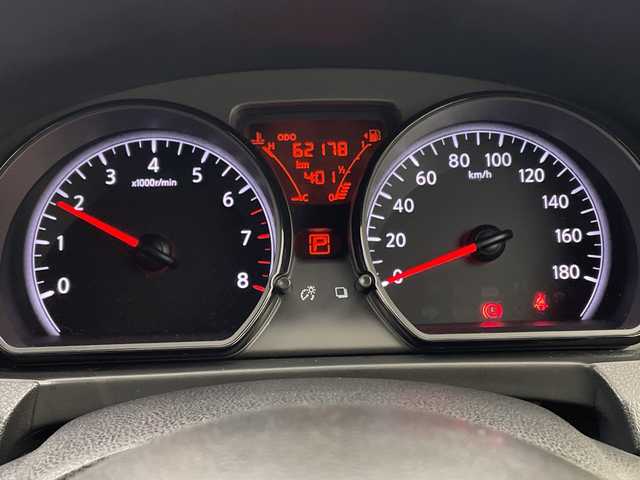 日産 ノート メダリスト X 新潟県 2017(平29)年 6.3万km ガーネットレッド エマージェンシーブレーキ/社外ストラーダナビ/　CD/DVD/Blu-ray/Bluetooth/フルセグTV/バックカメラ/オートライト/１４インチ社外ＡＷ/アイドリングストップ/電格ミラー/ウィンカーミラー/レーンキープアシスト/スマートキー