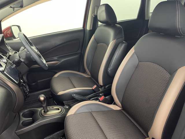 日産 ノート メダリスト X 新潟県 2017(平29)年 6.3万km ガーネットレッド エマージェンシーブレーキ/社外ストラーダナビ/　CD/DVD/Blu-ray/Bluetooth/フルセグTV/バックカメラ/オートライト/１４インチ社外ＡＷ/アイドリングストップ/電格ミラー/ウィンカーミラー/レーンキープアシスト/スマートキー